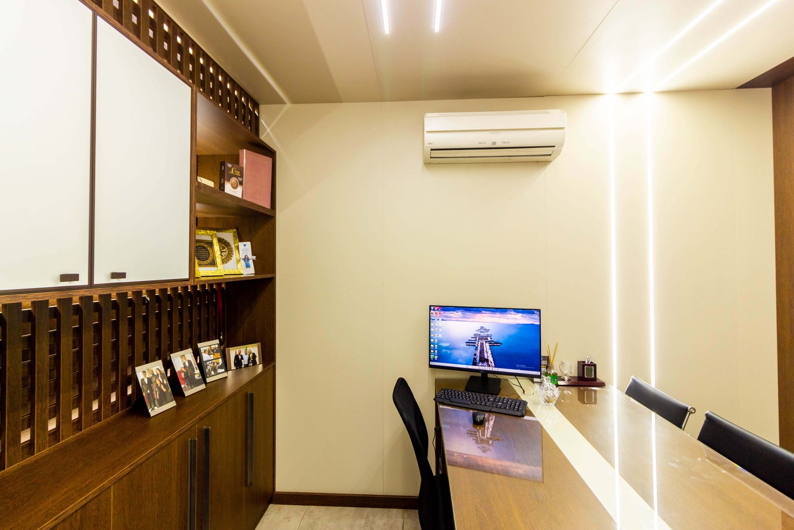 Detalhe técnico de escritório planejado Zogbi